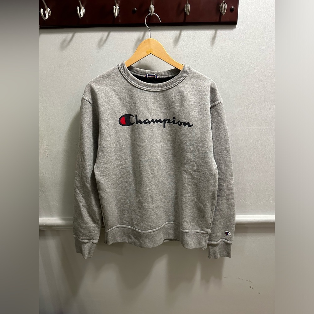 Gray Champion Crewneck Sweatshirt. Men’s Medium.